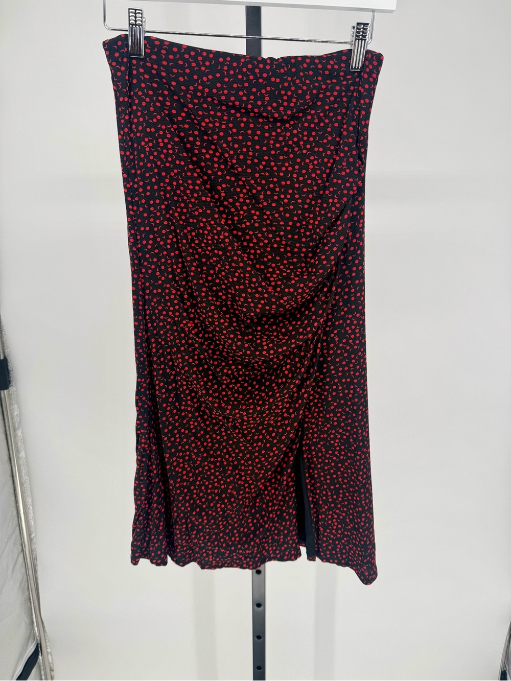 Diane Von Furstenberg Black & Red Bodycon Skirt sz M